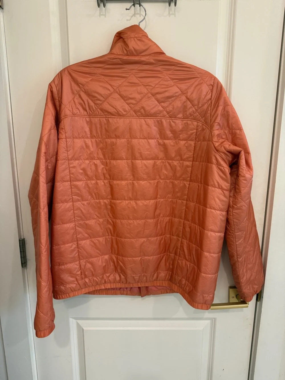 Patagonia Women's Lightweight Radalie Quilted Puff Bomber Jacket - Picture 3 of 3